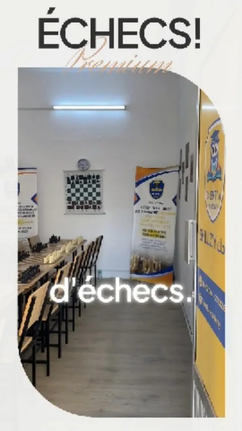 La salle d'échecs, plateaux prêts pour la séance